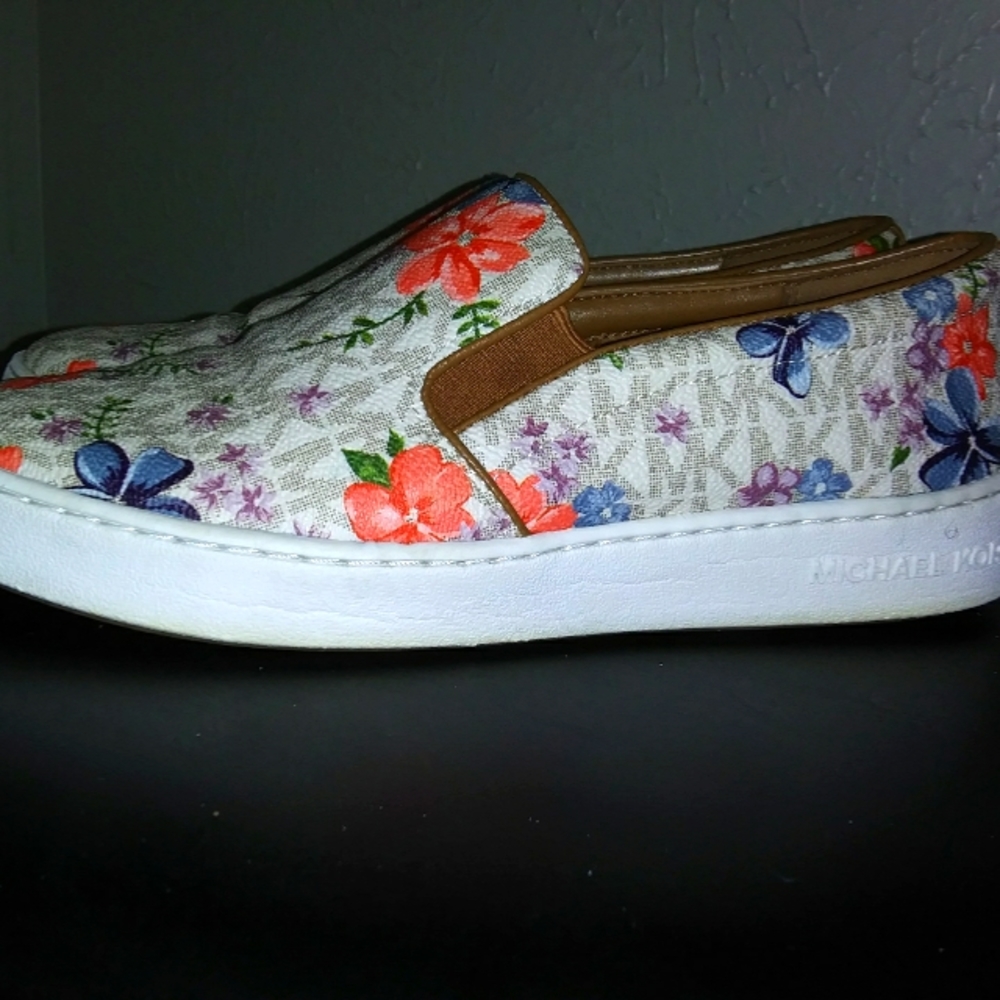 Floral print slip on 7.5 Michael khors